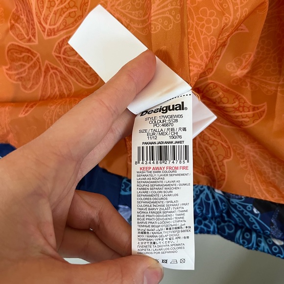 Desigual floral boho puffer jacket. Girls 11/12. Fits. x-small woman - Picture 8 of 8